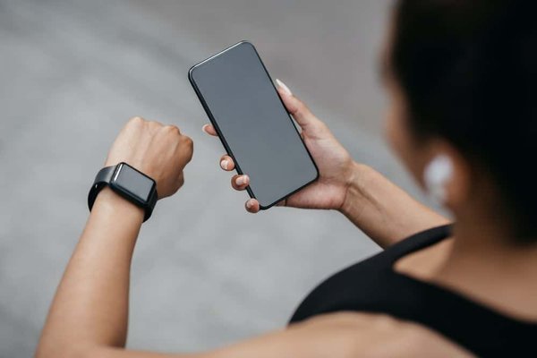 Comment configurer la synchronisation des contacts sur un iPhone ?